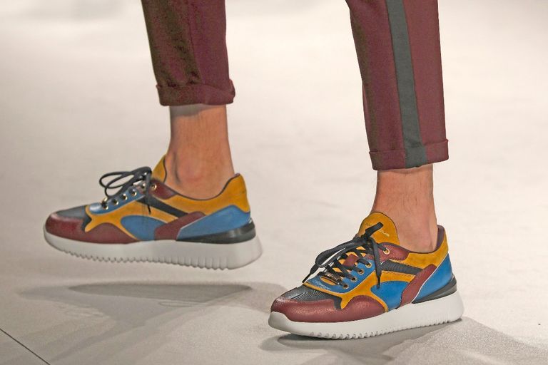 نجمات يكسرن التقاليد ويتخلين عن الكعب العالي