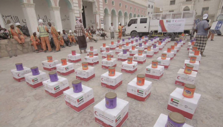 الهلال الأحمر الإماراتي يواصل توزيع المساعدات الغذائية في وادي حضرموت