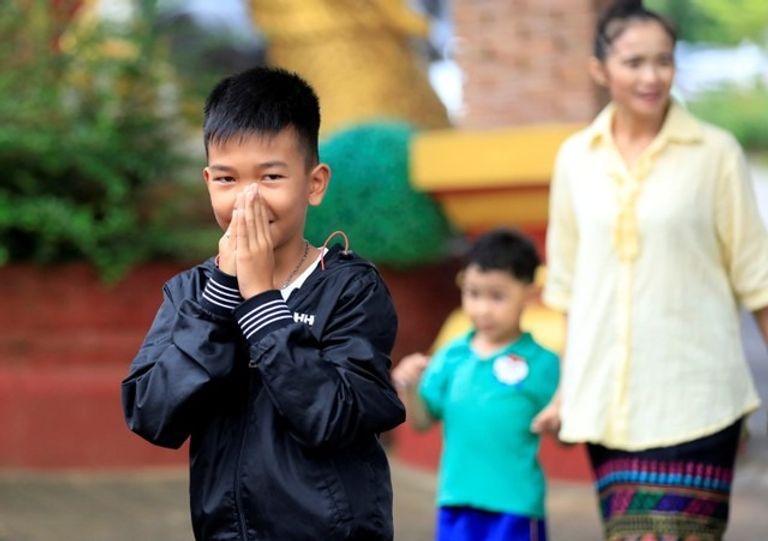 أطفال الكهف بعد مغادرتهم المشفى