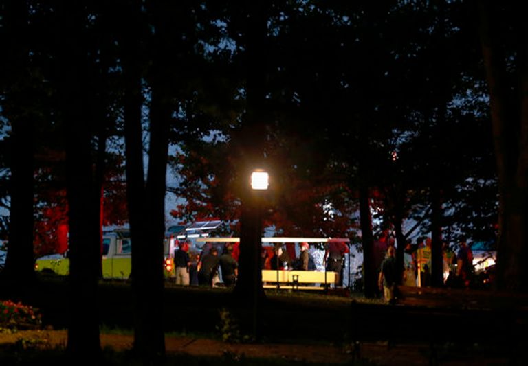 قوات الإنقاذ خلال البحث عن ناجين