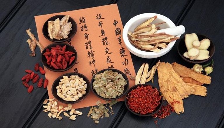 الأعشاب أحد أهم العلاجات في الطب الصيني