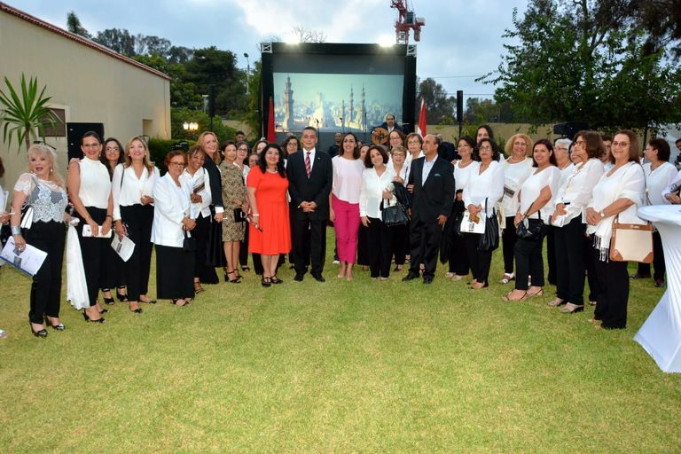 أثناء السلامين الوطنيين لمصر والمغرب