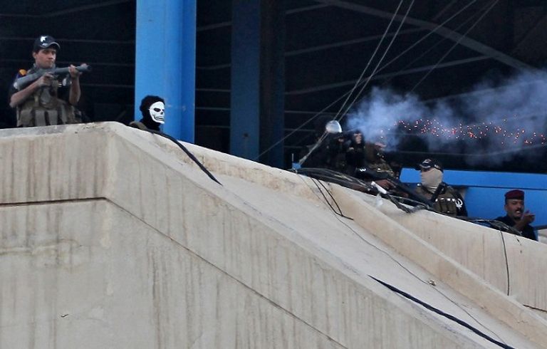 صورة لوكالة الأنباء الفرنسية خلال مظاهرات بغداد مظاهرات عراقية تطالب بتغييرات جذرية