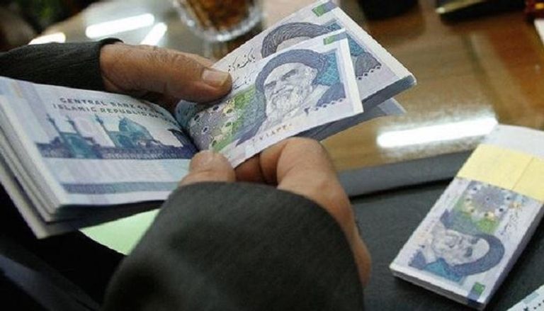 تدهور سعر صرف العملة الإيرانية أمام الدولار
