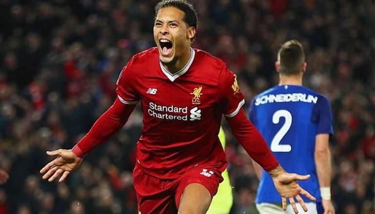 فيرجيل فان ديك مدافع ليفربول توبي ألديرفيرلد مدافع توتنهام