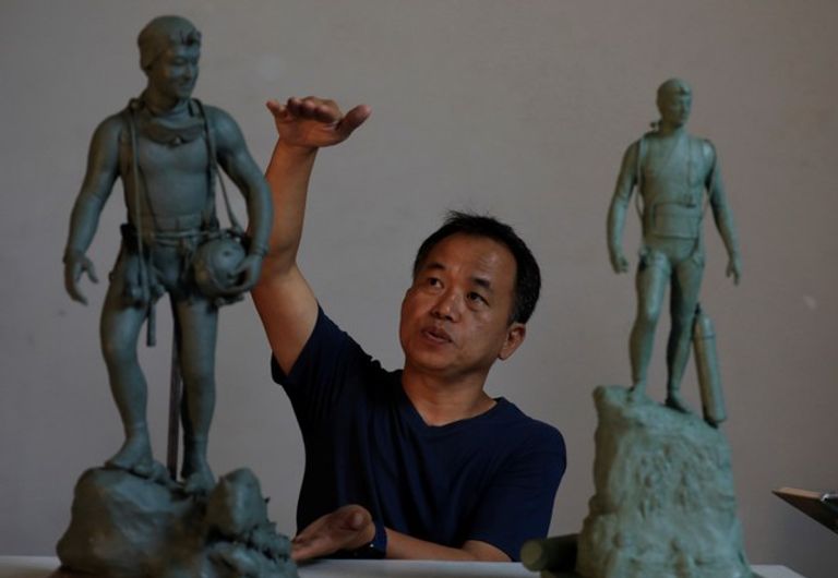 إقبال شديد على تذكارات تصور عملية إنقاذ فتية الكهف في تايلاند