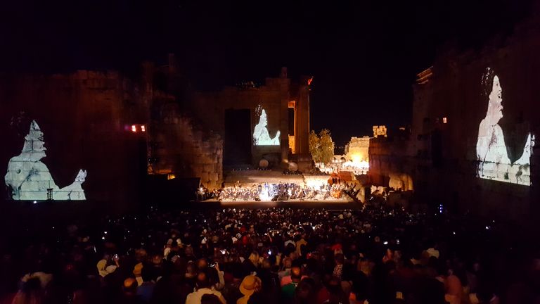 صور أم كلثوم خلال فعاليات مهرجان بعلبك