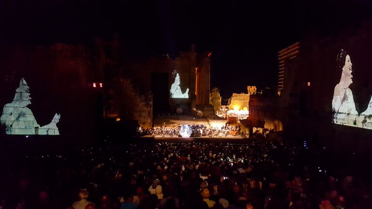 صور أم كلثوم خلال فعاليات مهرجان بعلبك