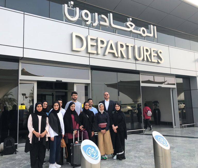 سفراء شباب الإمارات في طريقهم إلى الصين