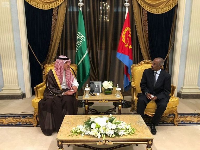 خادم الحرمين الشريفين خلال استقباله الرئيس الإريتري