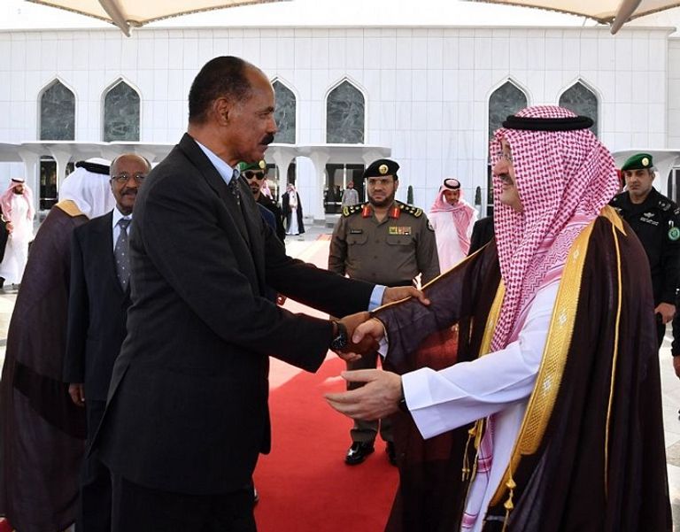 خادم الحرمين الشريفين خلال استقباله الرئيس الإريتري