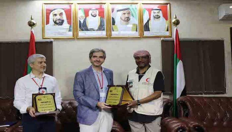 الصليب الأحمر يثمن الدور الإنساني للهلال الأحمر الإماراتي باليمن