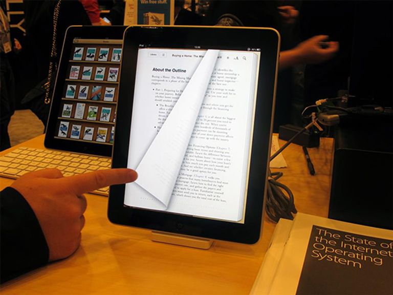 الكتاب الورقي ينافس الإلكتروني 