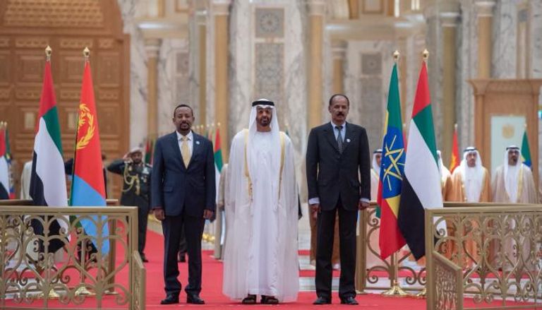 الشيخ محمد بن زايد يستقبل رئيس إريتريا ورئيس الوزراء الإثيوبي