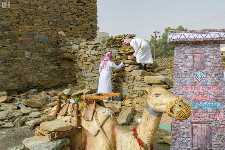 مهرجان الأطاولة التراثي السعودي يعرف الأجيال بماضي الأجداد