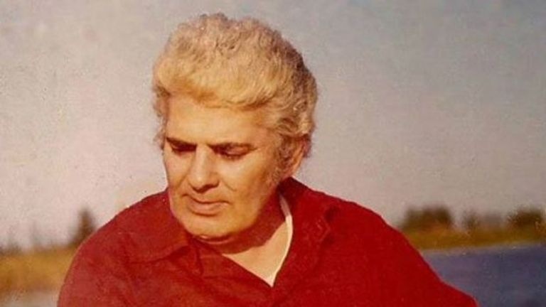 أحمد شاملو إيران تمنع إحياء ذكرى "شاعر الحرية"