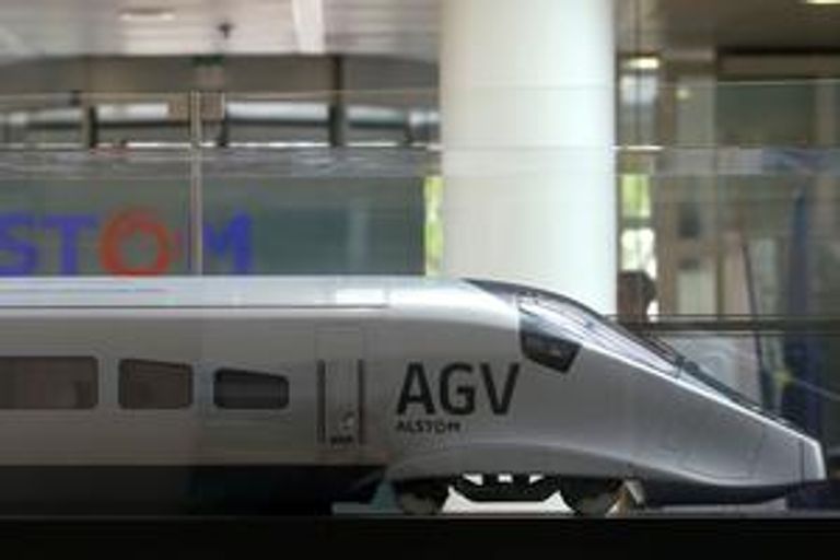 انسحاب الشركات الفرنسية الكبرى من السوق الإيرانية