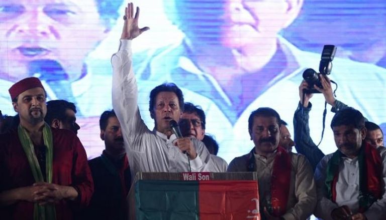 عمران خان في مؤتمر انتخابي