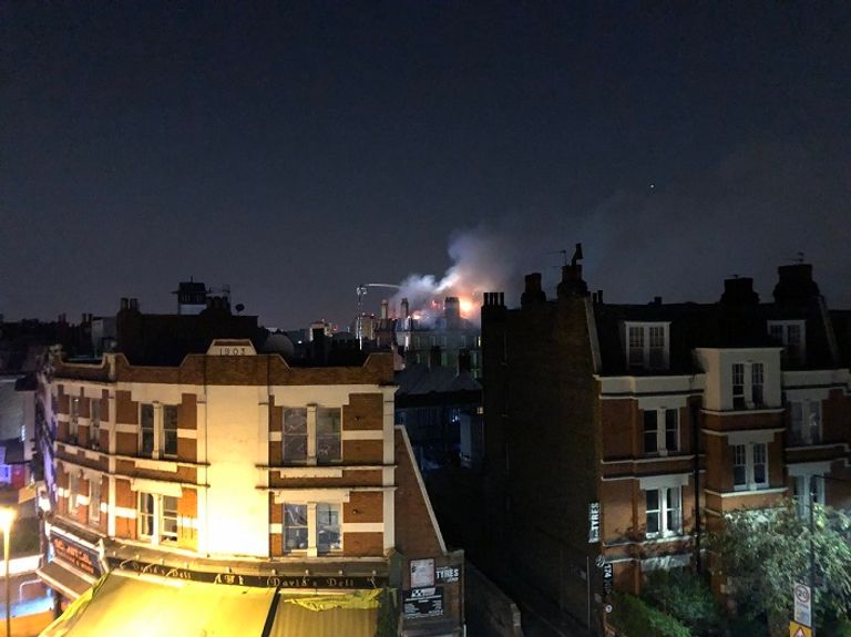 حريق ضخم بمبنى سكني في أحد أحياء لندن