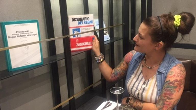 مطعم للصم في إيطاليا أول مطعم للصم في روما