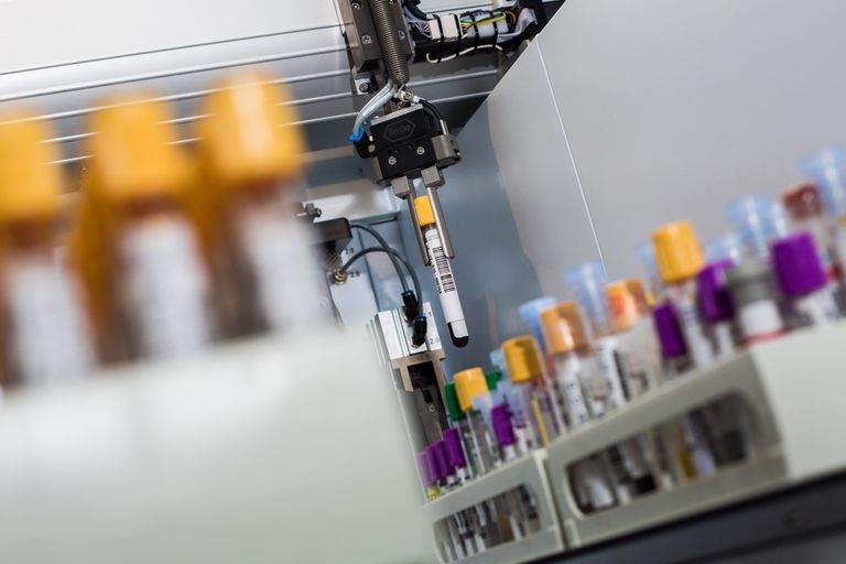 المختبر المرجعي الوطني يساهم بتأمين سلامة سماء الإمارات