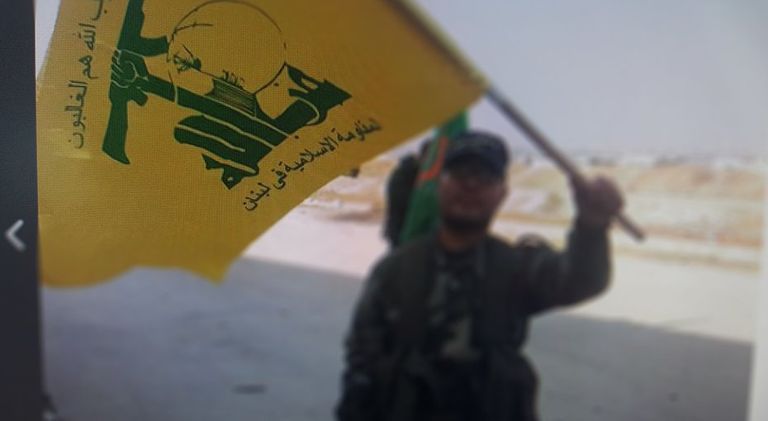 أحد المقاتلين الأفغان في سوريا