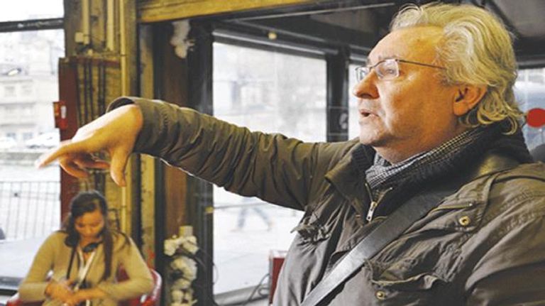 المخرج الجزائري الراحل فاروق بلوفة