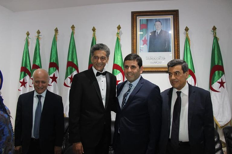 الفنان الجزائري صالح أوقروت