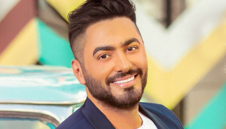 نجم الغناء المصري عمرو دياب يتراجع أمام نجوم آخرين