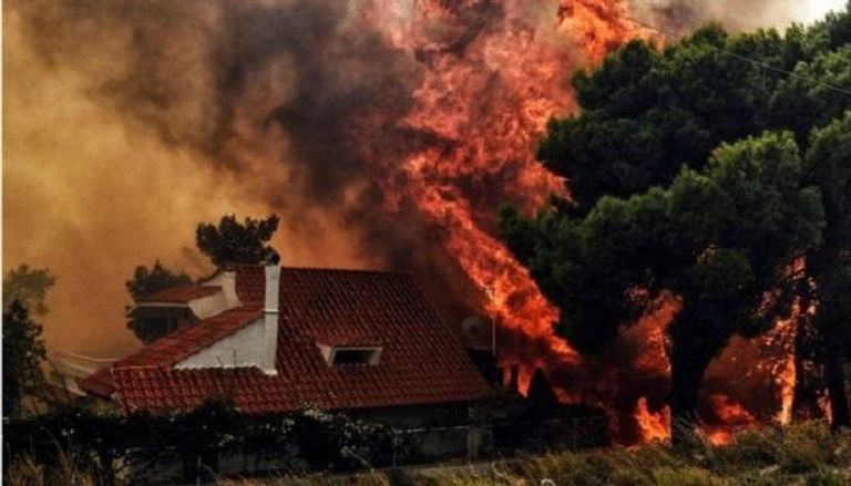 حريق الغابات في اليونان