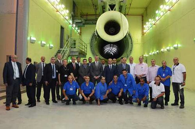 وزير الطيران المصري يضع حجر أساس هنجر لصيانة الطائرات