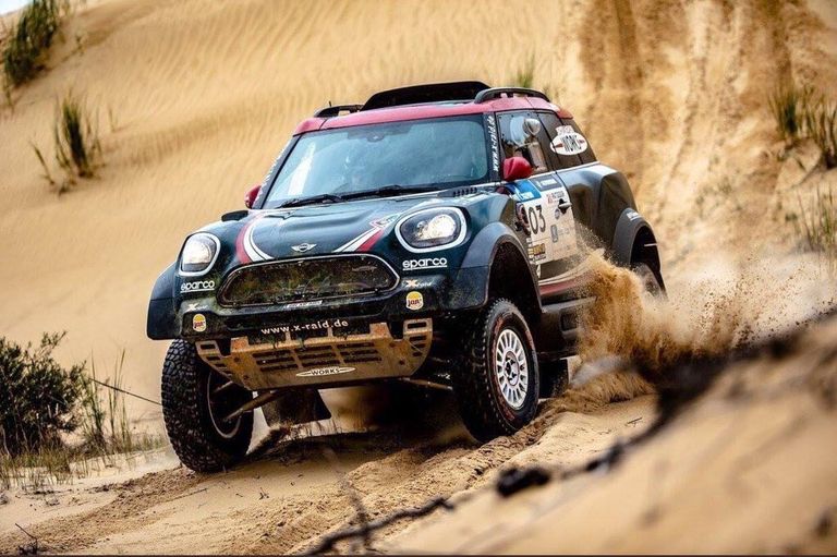 يزيد الراجحي بطل الراليات السعودي