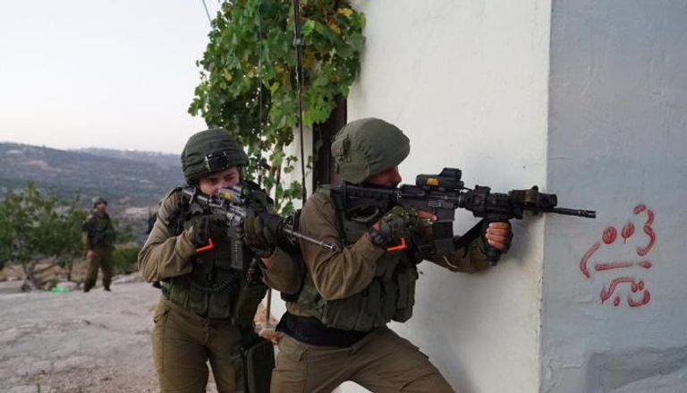 إسرائيل فرضت حصارا على قرية كوبر الفلسطينية جراء عملية الطعن