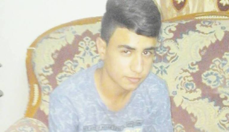 الشهيد محمد طارق دار يوسف إسرائيل فرضت حصارا على قرية كوبر الفلسطينية جراء عملية الطعن