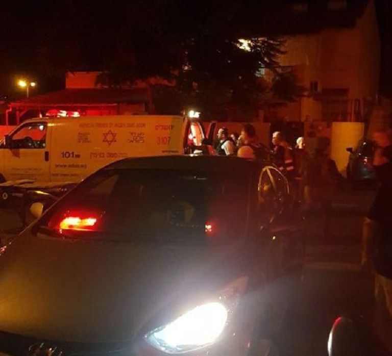 موقع عملية الطعن إسرائيل فرضت حصارا على قرية كوبر الفلسطينية جراء عملية الطعن