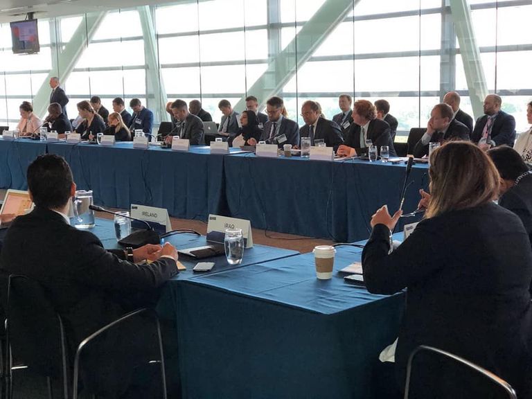 جانب من الاجتماع المتحدث باسم الخارجية المصرية السفير أحمد أبو زيد