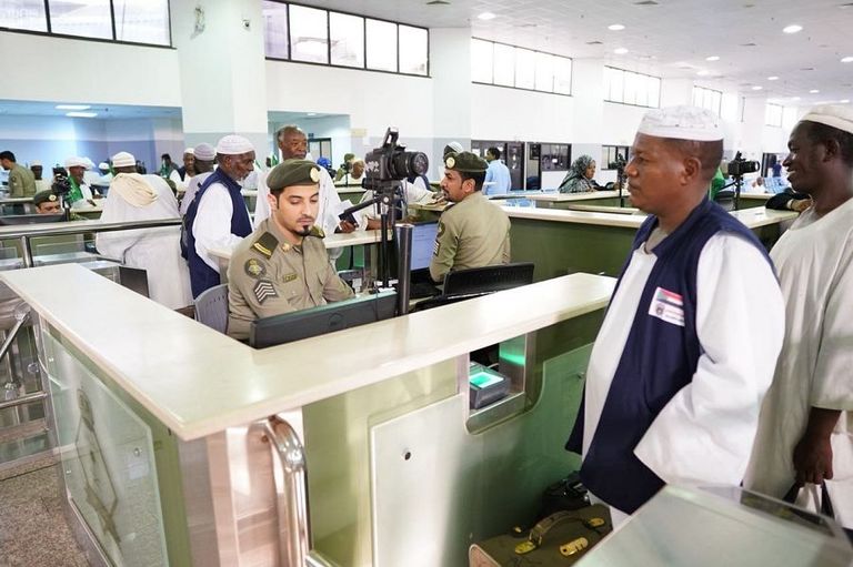جوازات ميناء جدة الإسلامي تستقبل أولى رحلات الحج