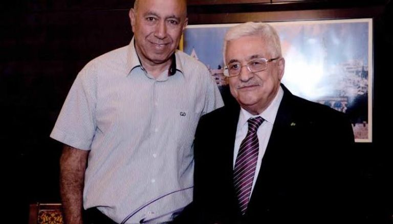 النائب بالكنيست زهير بهلول مع الرئيس الفلسطيني- أرشيفية