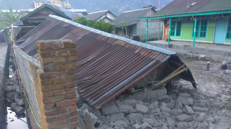 أضرار الزلزال بجزيرة لومبوك  أضرار الزلزال في إندونيسيا