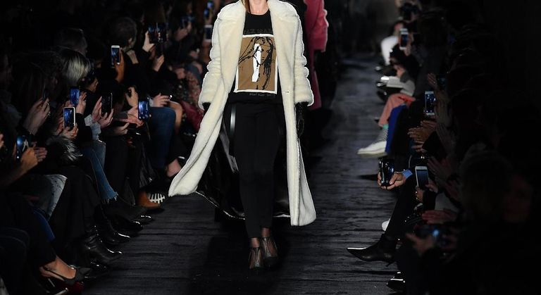 موضة الثمانينيات تعود من جديد في موسم خريف وشتاء 2018