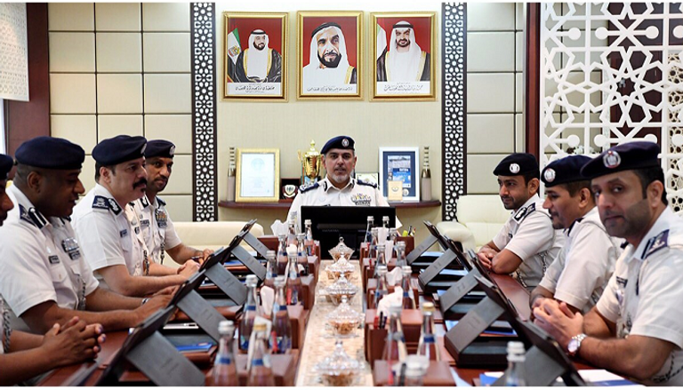 تنفيذية شرطة أبوظبي تناقش الجهود التطويرية للعمل الشرطي والأمني