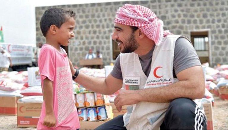 الهلال الأحمر الإماراتي يواصل توزيع المساعدات في اليمن - أرشيفية