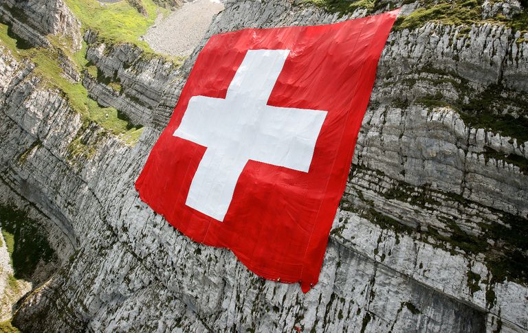 متسلقون يحتفلون باليوم الوطني السويسري 