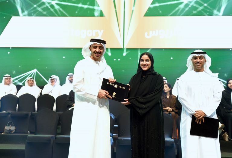 الشيخ عبدالله بن زايد آل نهيان وزير الخارجية والتعاون الدولي الإماراتي في ملتقى الطلبة المبتعثين