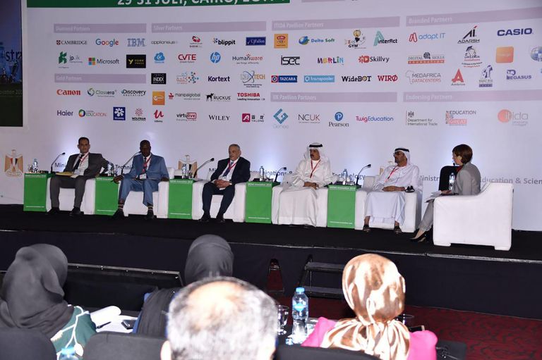 حسين الحمادي خلال مشاركته في قمة الابتكار بمصر  