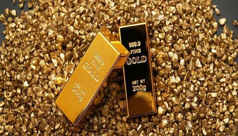 الذهب يتراجع لأدنى مستوياته في عام 