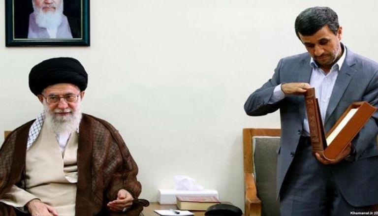 أحمدي نجاد ومرشد إيران علي خامنئي- أرشيفية