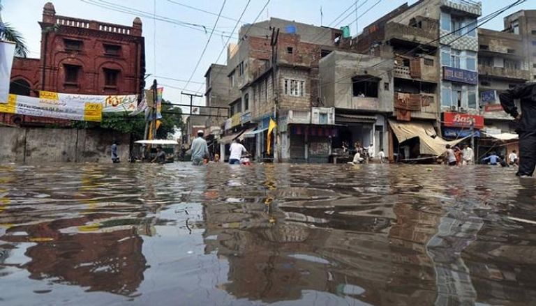 انهيار عدة منازل في باكستان نتيجة هطول الأمطار بكثافة 