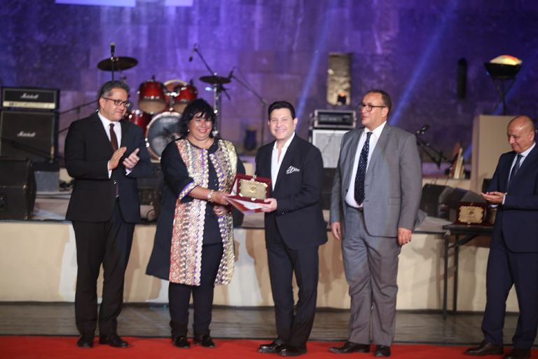 هاني شاكر أثناء تكريمه في مهرجان القلعة للغناء