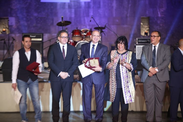 هاني شاكر أثناء تكريمه في مهرجان القلعة للغناء